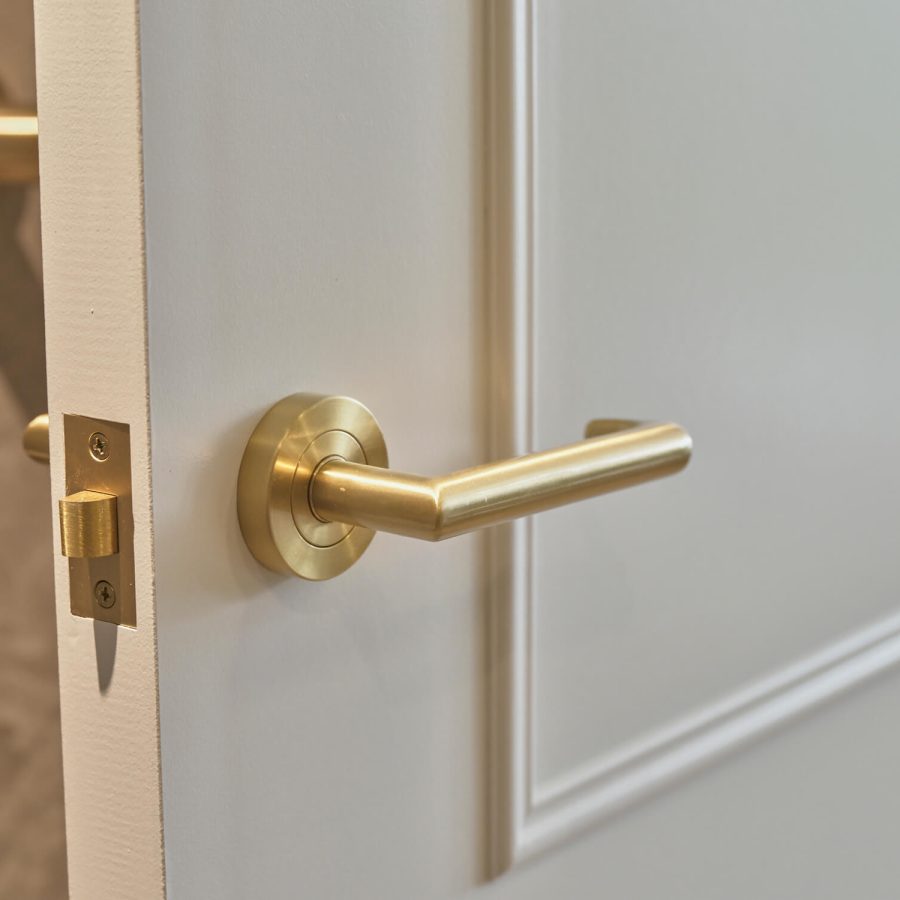 Greenwich Place Classic bathroom door handle